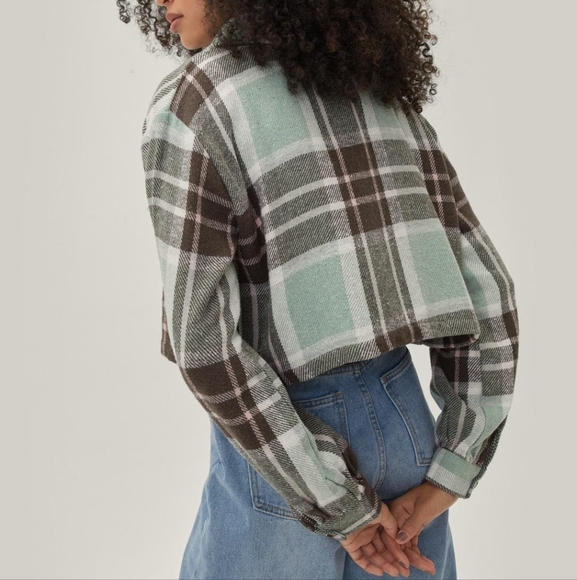 Brushed Check Pocket Detail Cropped Shacket (Size M) - Picture 4 of 6